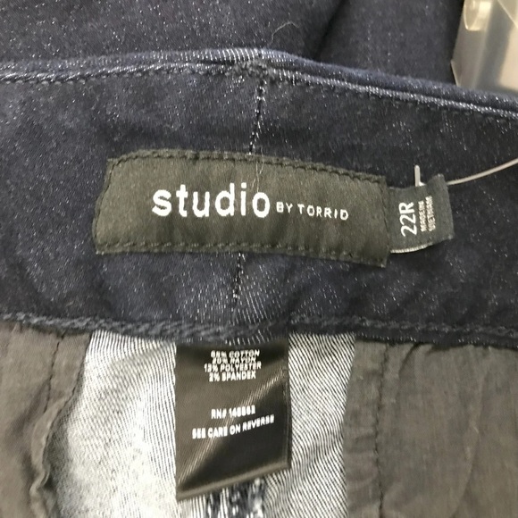 Torrid Studio High-Rise Flare Jean - New! - Size 22 Regular - Picture 3 of 3